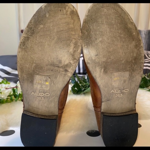 Size 8 also Chelsea ankle boot with buckle - Picture 4 of 5